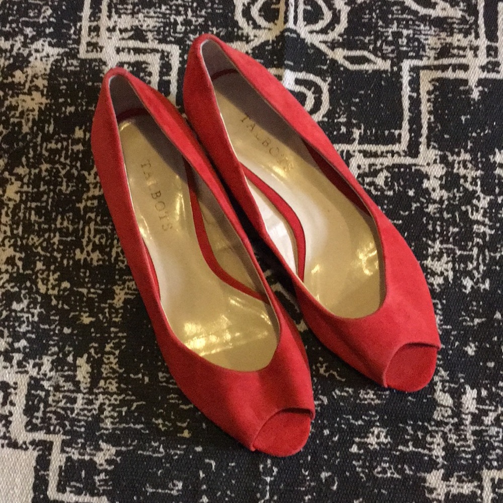 Peep toe wedges
